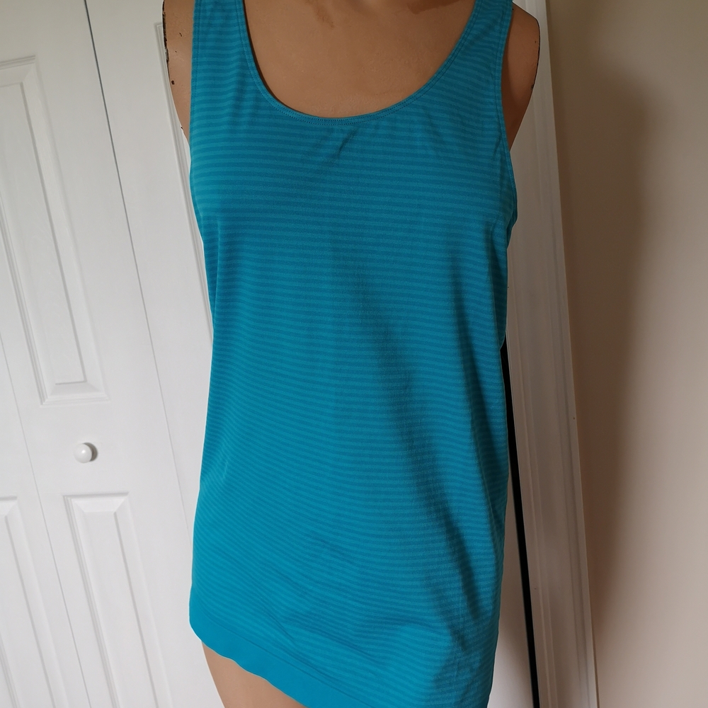 Under Armour Blue Striped Sleeveless Top Size M